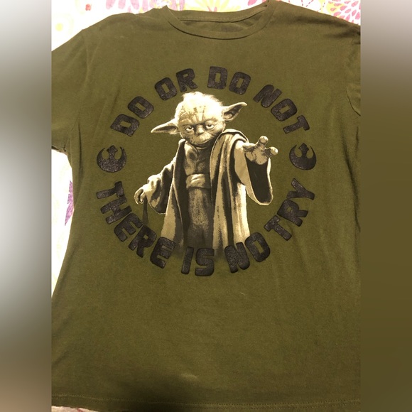 Star Wars Other - Rare Star Wars tee shirt! Amazing detail Disney size large
